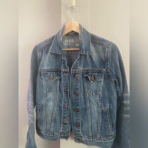 Gap 1969 denim jacket. Great used condition. XS.